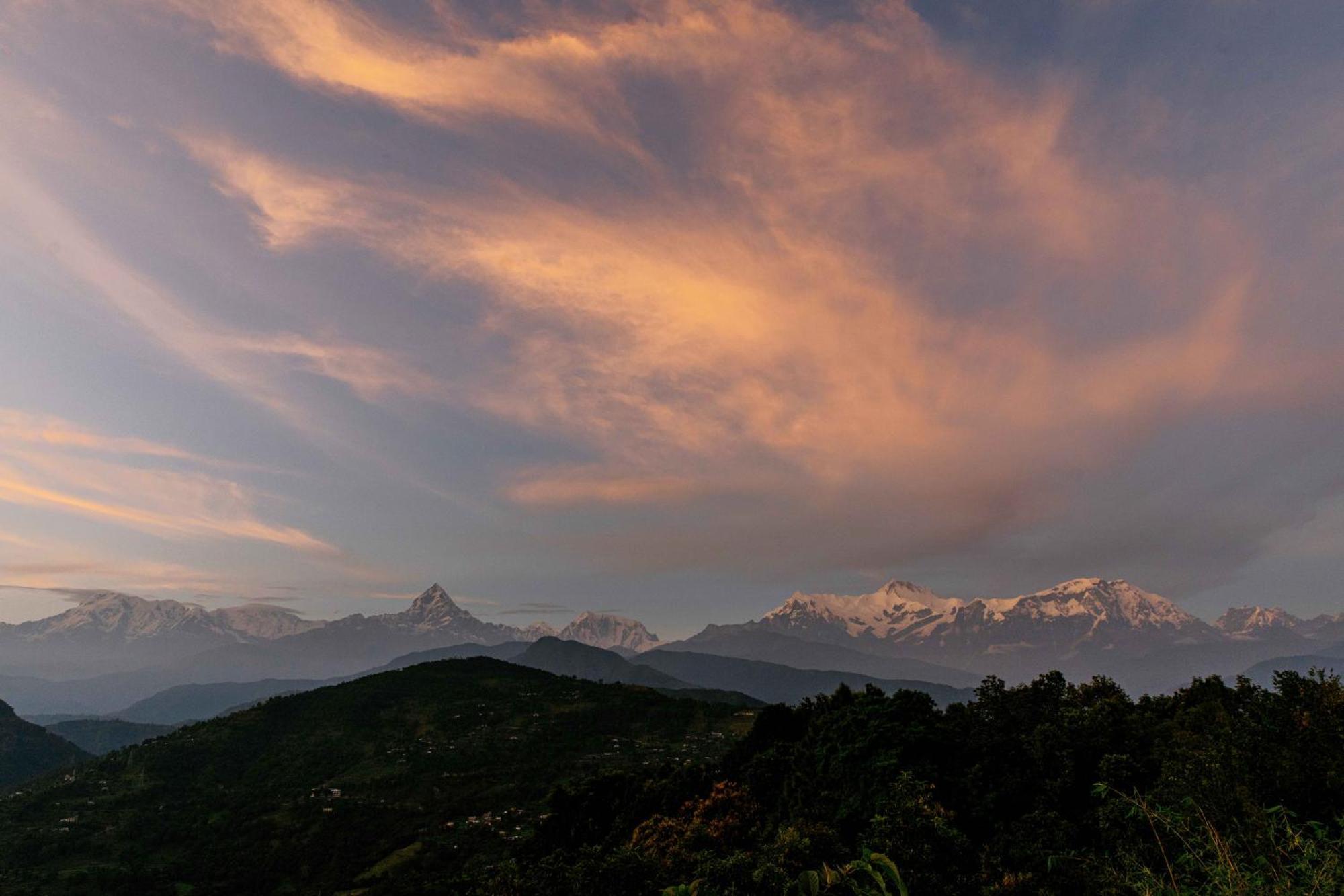 Tiger Mountain Pokhara Lodge Kültér fotó